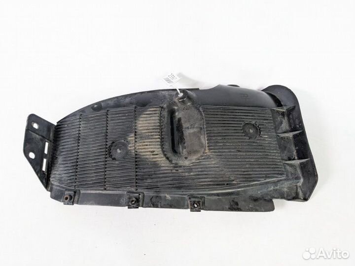 Локер подкрылок задний правый задний правый