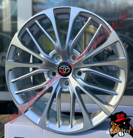 Диски Toyota Camry V70 R17 5x114.3 Silver