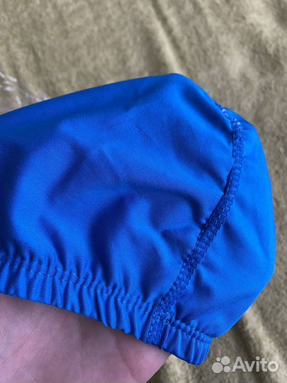 Шапочка для плавания в бассейне