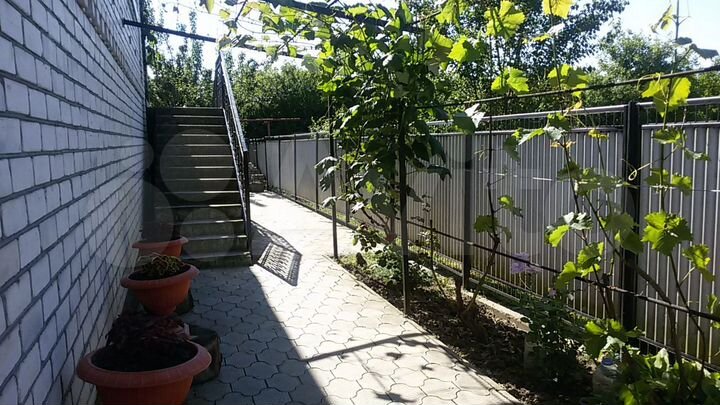 Дом 210 м² на участке 6 сот.