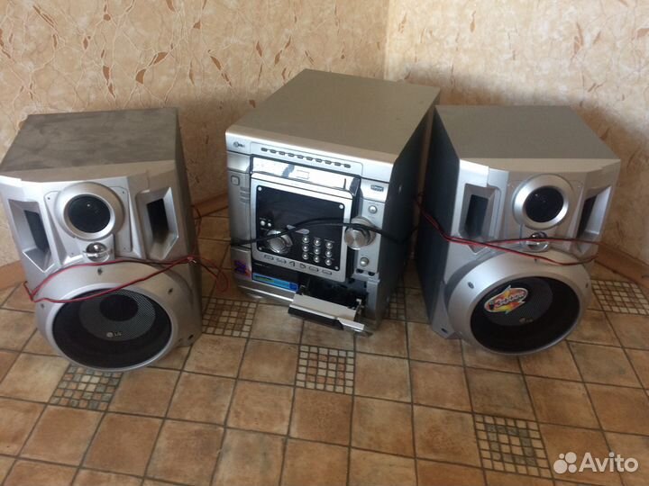 Музыкальный центр LG