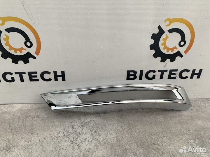 Накладка дхо левая Mercedes A2048853974