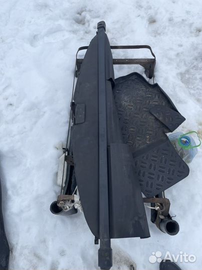 Полка багажника Toyota Corolla verso