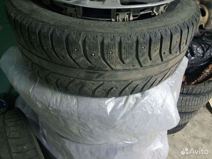 Michelin Alpin A3 215/65 R16 95T