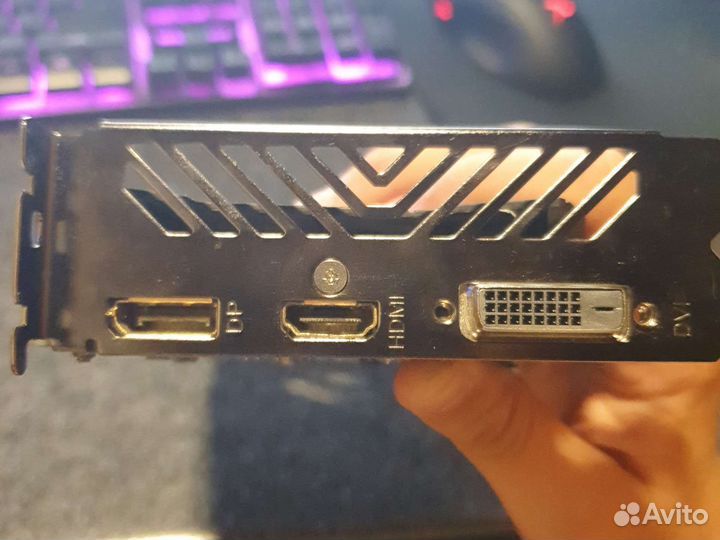 Видеокарта Gigabyte RX 560 (4GB)