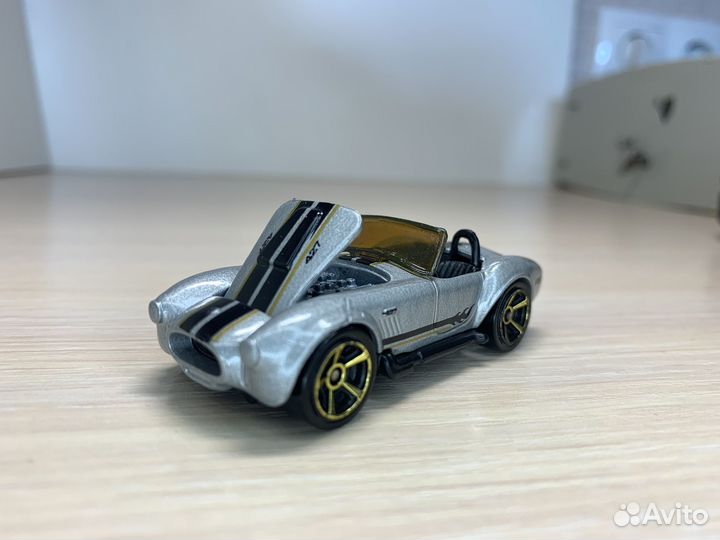 Машинки Hot wheels
