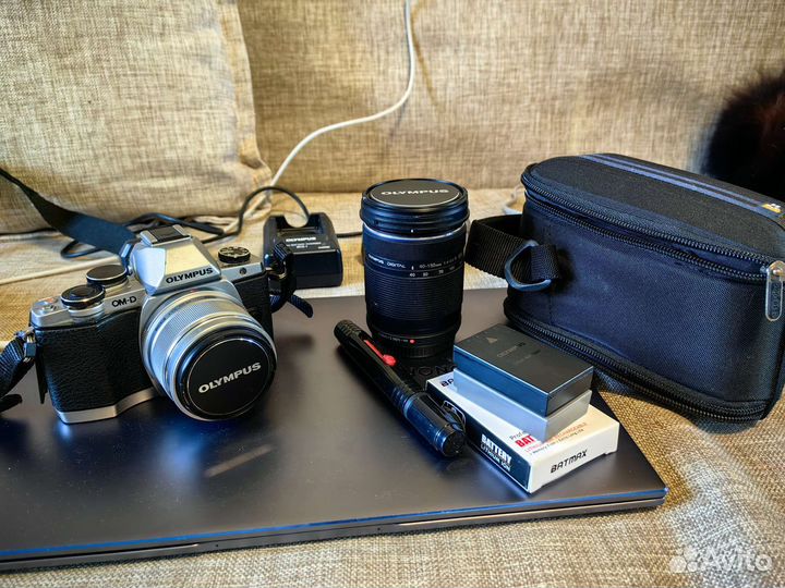Olympus om-d e-m10 с объективами (25mm, 40-150)