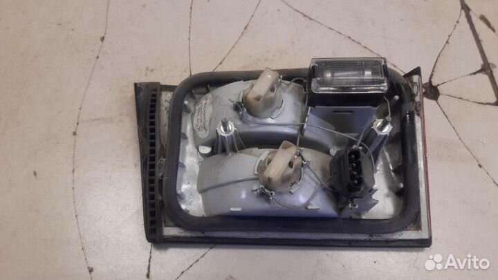 Фонарь внутренний правый BMW 5