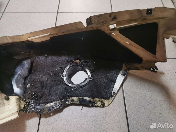 Боковина нижняя правая Arctic Cat M1100