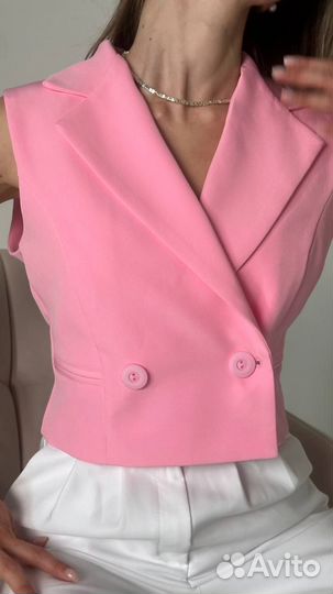 Жилетка розовая костюмная. Размеры S M