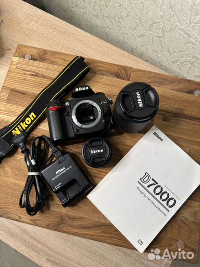 Nikon D7000 + 2 объектива и аксессуары