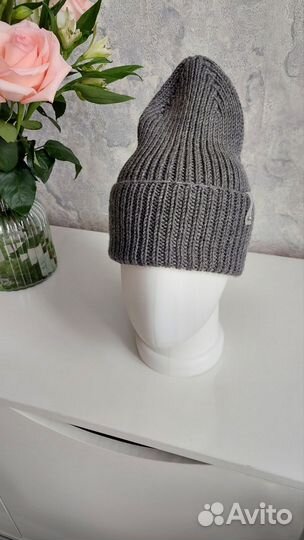 Шапка женская вязаная