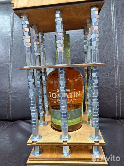 Коробка - клетка с гайками под бутылку