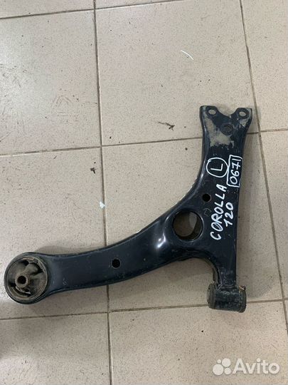Передний левый рычаг Toyota Corolla 120 0671
