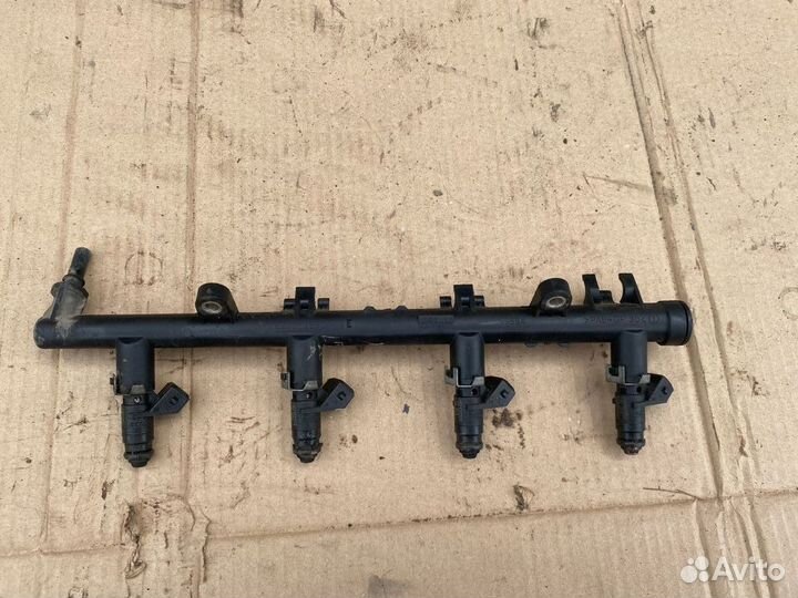 Топливная рампа Renault Megane 3/Renault Fluence