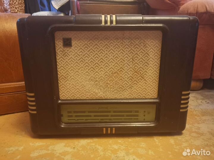 Советский радиоприёмник Radiotechnika Riga T755