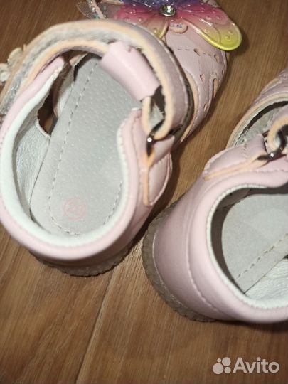 Сандалии для девочки