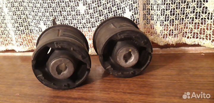 Сайлентблок на Hyundai Solaris задняя балка