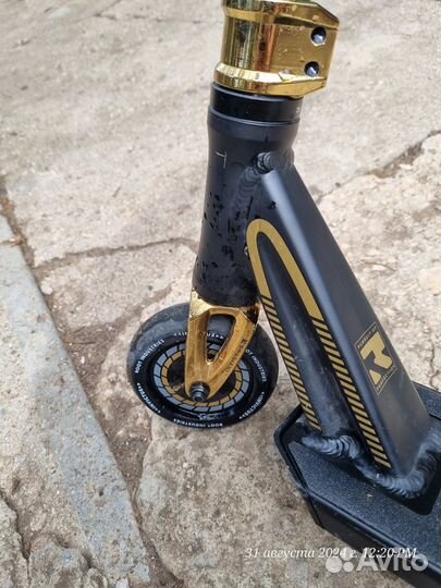 Трюковой самокат