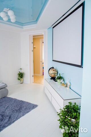 Экран для проектора рулонный