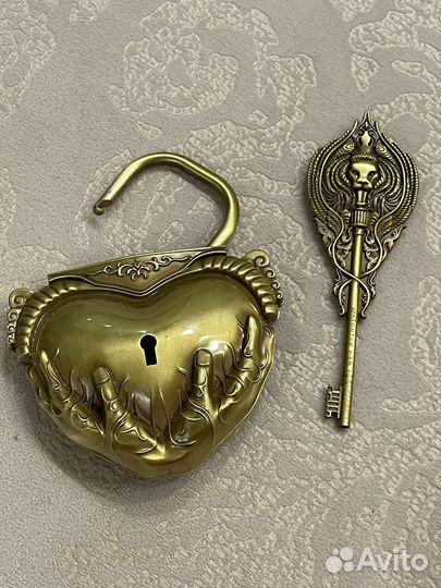 Свадебный замок с ключом
