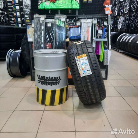 Pirelli P Zero 255/40 R19 100Y