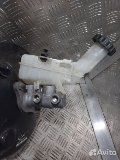 Главный тормозной цилиндр Mitsubishi Lancer CY