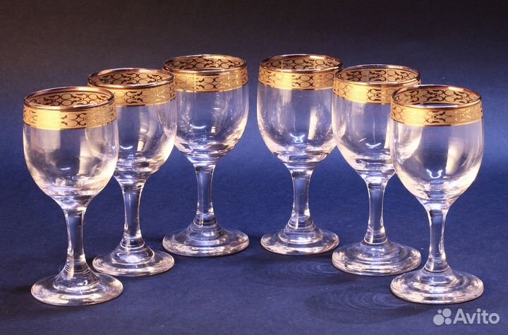 Набор рюмок с подставкой