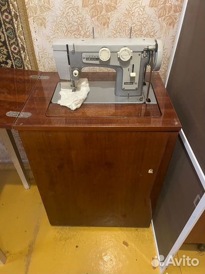 Ножная швейная машинка Чайка111 мл 116-3