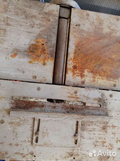 Деревообробатывающий станок