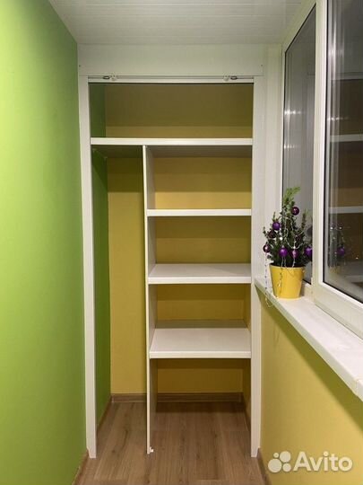 Шкаф с рольставнями на балкон на заказ