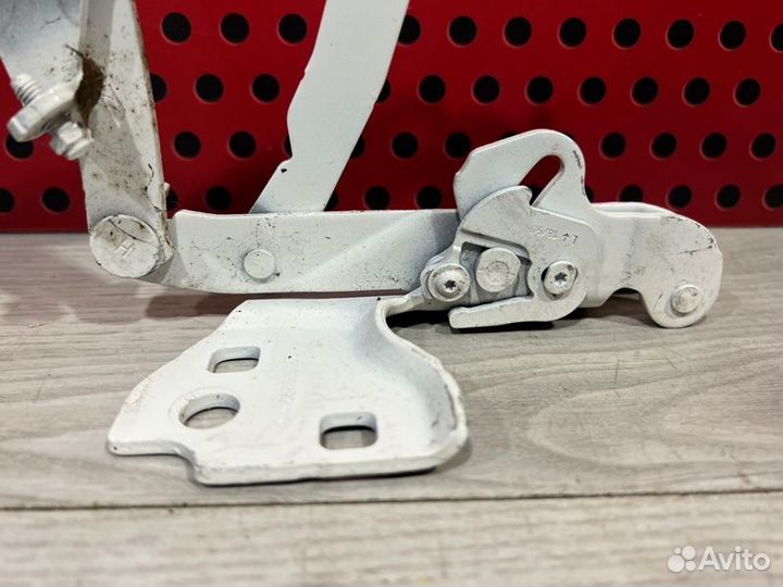 Петля капота Mercedes-Benz Gle W166 2018