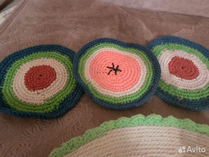 Коврик вязаный