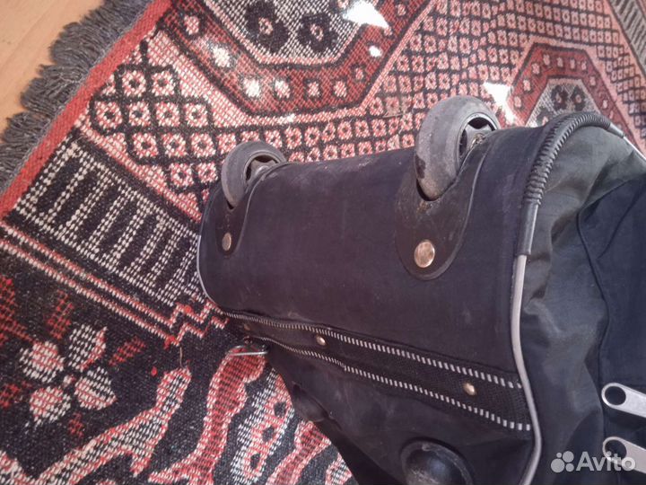 Чемодан на колесах