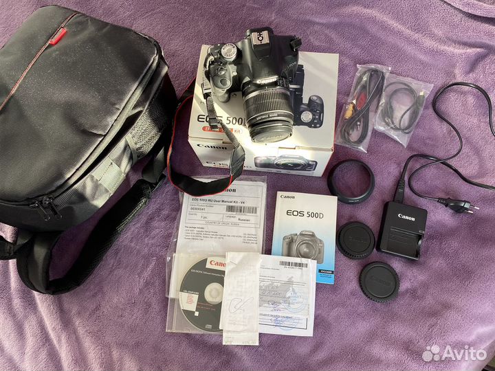 Зеркалка Canon EOS 500D с объективом