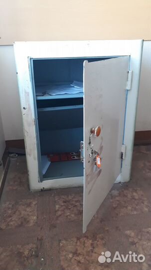 Шкаф металлический сейф