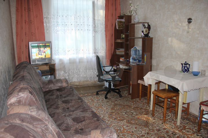 Комната 17 м² в 3-к., 1/2 эт.