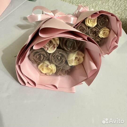 Букеты из шоколадных роз