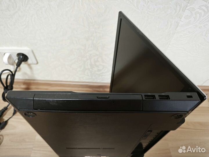 Ноутбук Samsung NP305V5A