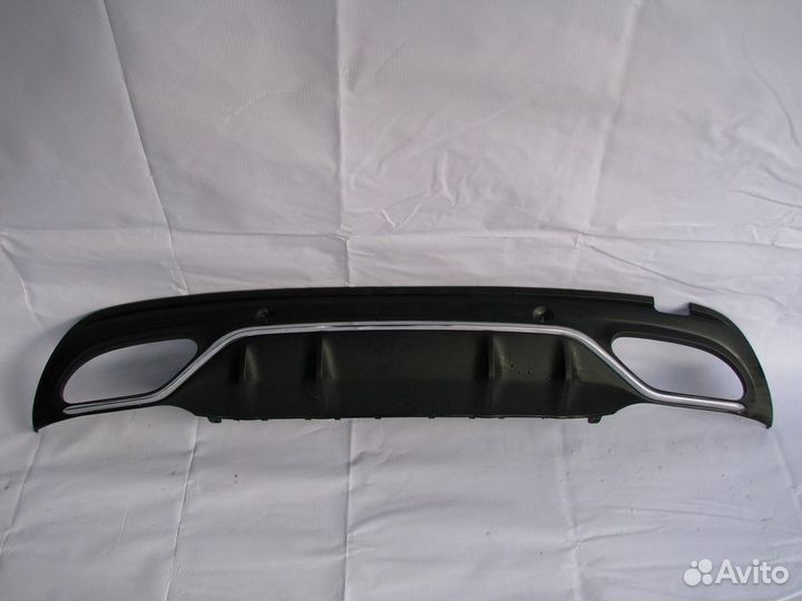 Mercedes W205 C-Klasse накладка бампера заднего