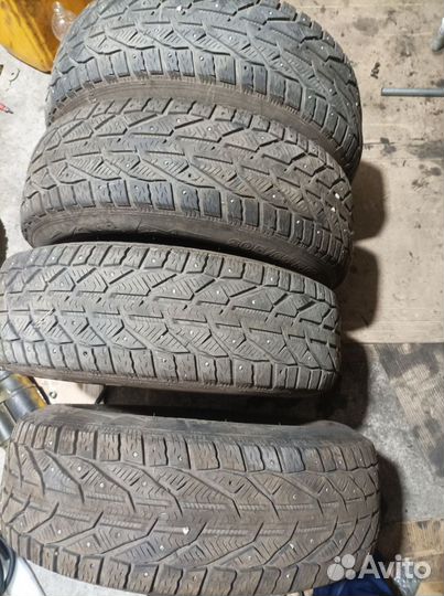 Kormoran Stud 2 205/65 R16 99