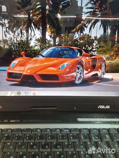 Ноутбук Asus для работы и развлечений