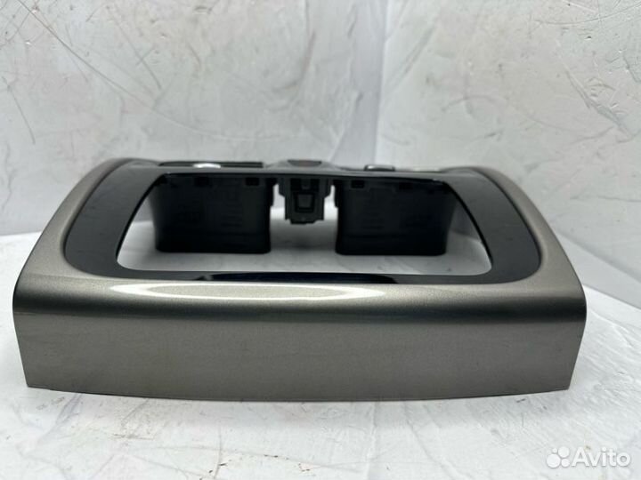 Рамка магнитолы Renault Sandero 5S H4M 2021