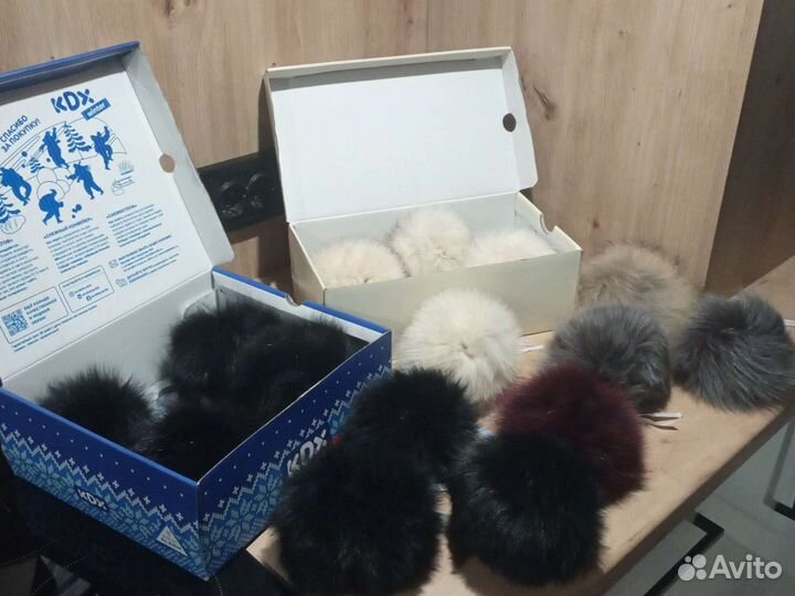 Меховые помпоны