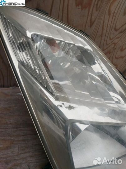 Фара правая Toyota Prius 2 NHW20 (2003 - 2011)