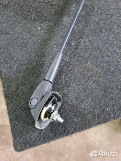 Антенна LADA Largus K4M 2016