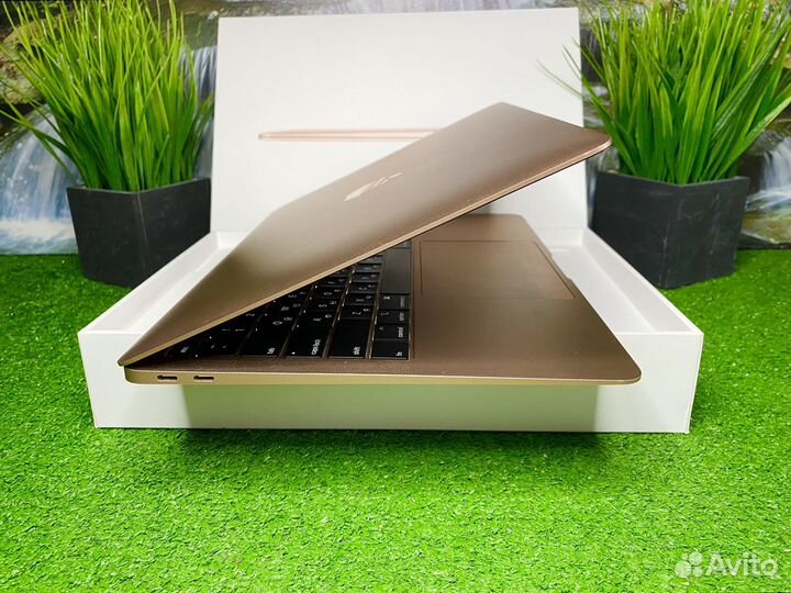 MacBook Air 13 2019 Как новый/Полный комплект