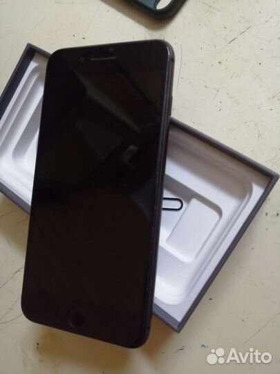 Телефон iPhone 8 plus