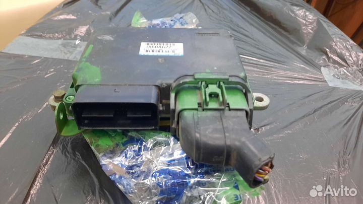 Блок управления двигателем mitsubishi