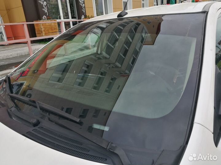 Лобовое стекло на Ford Edge 2015